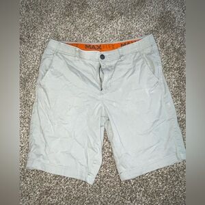 Urban pipeline size 33 men’s shorts light gray
